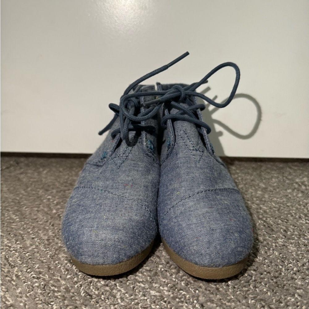 Tom’s blue multi speckled Chambray wedges